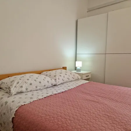 Mladinic Muse Pucisca