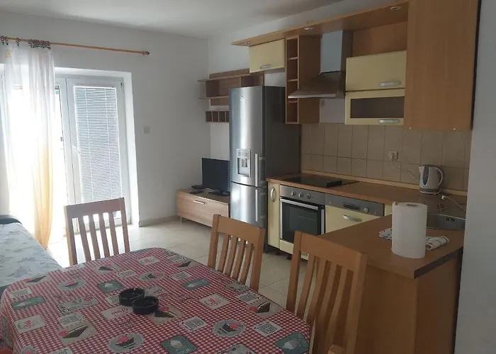 Mladinic Muse Apartamento *